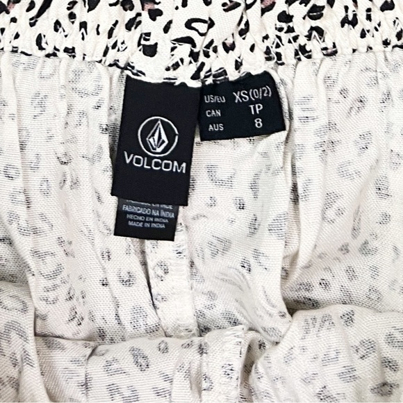 NWT Volcom Sand Siesta Printed Pull On Shorts - Picture 6 of 9